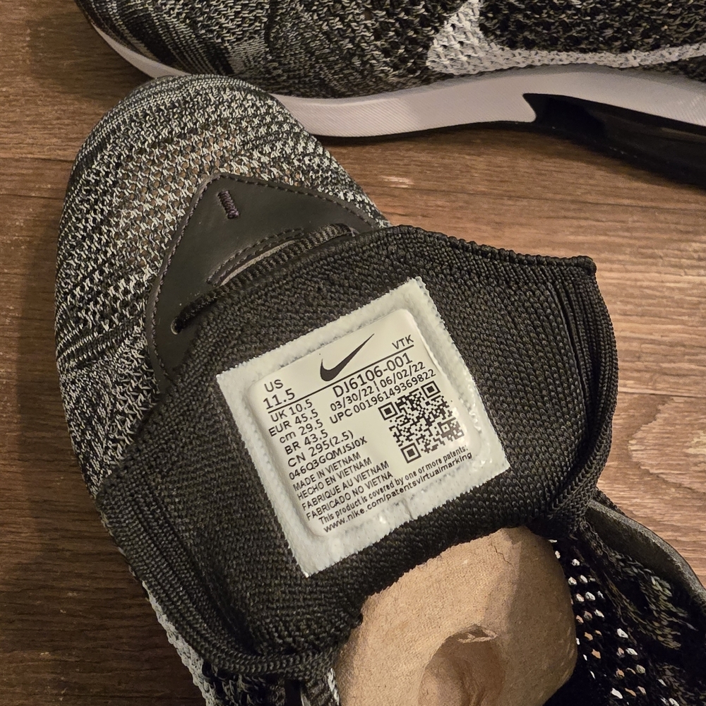 Nike Flyknit Racer Oreo - Picture 9 of 9